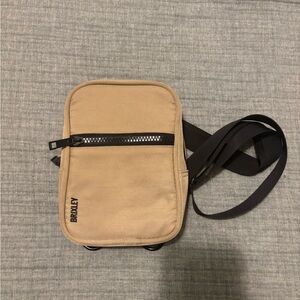 Brixley Crossbody Sling